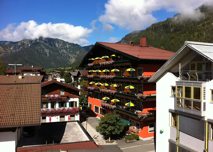 Hotel Tiroler Adler - Bed And Breakfast